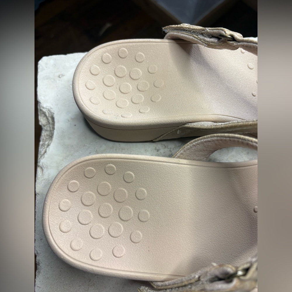 Vionic Pacific Ellie oat beige Snake Print Sandals Comfort Size7.5 preloved - Picture 4 of 9